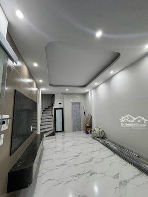 láng hạ - 35m2 x 5 tầng - thang máy - mới keng - gần ô tô