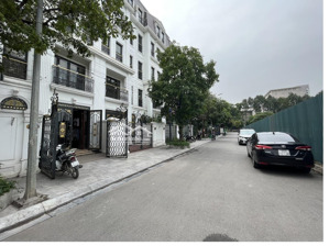 bán đất đấu giá lô góc lai xá hoài đức cạnh đh thành đô 75m chỉ 13.9 tỷ.