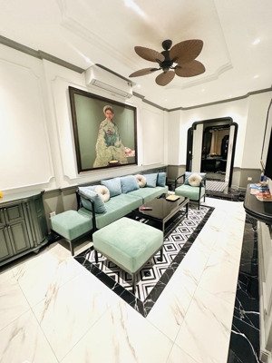 bán nhà quận hoàng mai, 52m2 x 5 tầng, thang máy, nội thất nhập khẩu hiện đại, ô tô đỗ cửa, 13,5 tỷ