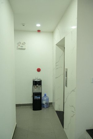 bán nhà mặt hồ hạ đình căn đẹp nhất tuyến đường 8 tầng thang máy view hồ có 1 không 2