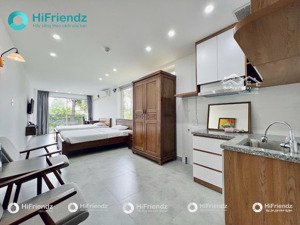 căn hộ ban công full nội thất mới 100% ngay sân bay