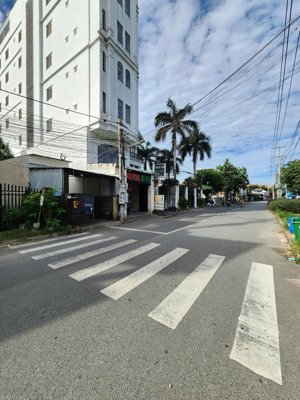 bán đất mặt tiền gs18 tthc dĩ an. 4.1x19m trung tâm dĩ an. gần big c. lh 