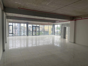 cho thuê văn phòng đ.phan đình giót, dt: 150m2 giá hot