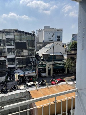 cho thuê 2 tầng 50 cmt8, ngay trung tâm 160m2. tiện ở kết hợp kinh doanh giá 7.5 tr/th