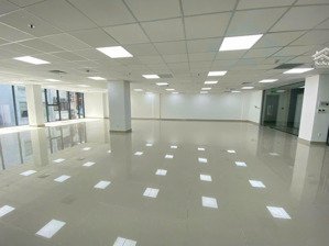 cho thuê văn phòng tại đường sông thao, dt: 300 m2