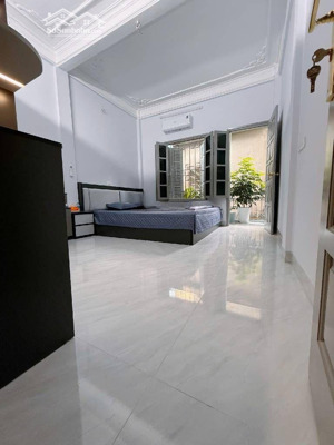 cc bán gấp nhà 5 tầg 38m mt 5m giá 10.2ty