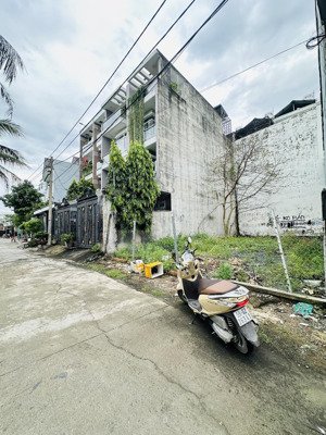 đất full thổ cư đường thạnh xuân 22 phường thạnh xuân q12, dt 141m2 (8x18) đường 8m, gia :7,4tỷ