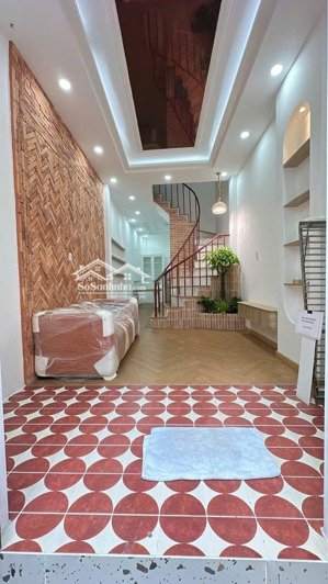 q4 nhà đẹp 4tầng btct hoàn công full nội thất cao cấp. 39m sổ .5pn không quy hoạch