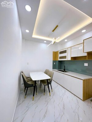 Kẹt lắm mới bán - nhà Nơ Trang Long 34.6m2, xây 1 trệt 2 lầu. Giá 3 tỷ 150. Hẻm 4m, sổ sẵn