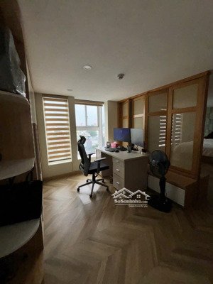 cho thuê nhanh căn 3 phòng ngủ và 3 nhà vệ sinh 140m2 đủ nội thất giá 16tr