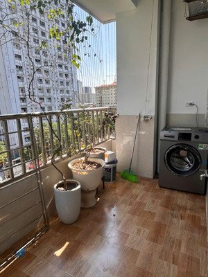 cần bán gấp căn hộ 87m2 3pn tòa b5 nguyễn cơ thạch tầng trung ban công đông nam,sổ đỏ bao phí