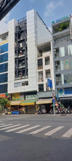 cho thuê tòa nhà mới sát sân bay tân sơn nhất, pccc đầy đủ.