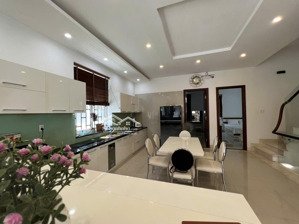 bán biệt thự an viên dt 264m2 có 3 tầng 1 hầm, để lại nội thất cao cấp, gần biển, giá 29,5 tỷ