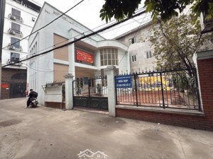 nhà 4 tầng 51m2 - trần duy hưng - ngõ thông - cách mặt phố chỉ 50m.