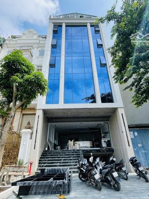 siêu phẩm tòa văn phòng mặt phố trần quý kiên, cầu giấy 120m2 7 tầng chào 63 tỷ