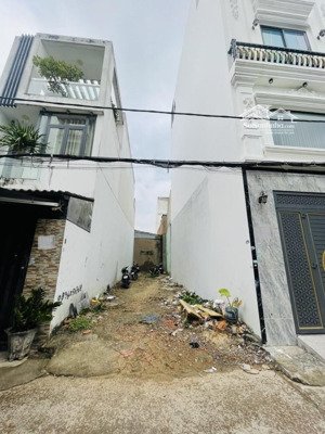 rẻ hiếm, ngay đ.số 12 gần lê văn quới, ngã tư bốn xã- xe hơi vào nhà- đất 82m2 (4x21). chỉ 5 tỷ xíu