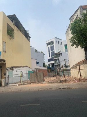 khan hiếm!chủ cần bán khuôn đất hiếm dt:14x24m2 mặt tiền đường hoàng hoa thám p7 bình thạnh 85 tỷ.