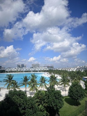 cho thuê mặt bằng kinh doanh cafe đối diện biển hồ, view đẹp, sẵn bàn ghế đã được chủ setup sẵn