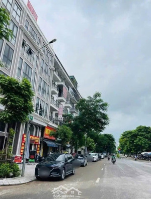 bán liền kề hải ngân mặt đường đôi thanh liệt. kinh doanh,ôtô 4 làn đỗ .dt 83m2 hơn 30 tỷ