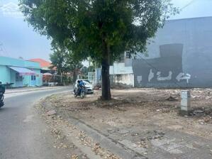  NC : Bán cặp nền siêu phẩm view bờ kè mặt tiền đường Lâm Văn Phận. Cách Chợ Phú Thứ 300m