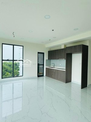 em thư còn căn duy nhất tầng cao tại diamond centery, toa c6, 3pn-3wc 121m2, giá 10ty3