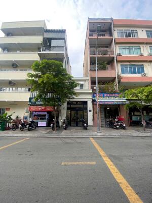 Siêu phẩm giá rẻ 143 Trần Đình Xu, P.Nguyễn Cư Trinh, Quận 1 DT 4,1x16,6m 2 tầng giá 25 tỷ hđ thuê 44 triệu