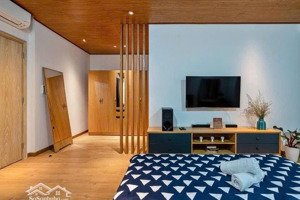 cho thuê căn hộ 1 phòng ngủ full nội thất ban công, thang máy, trung tâm tân bình