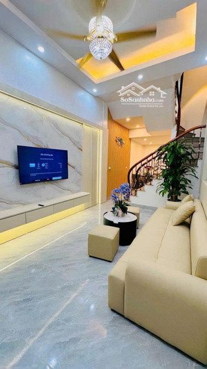 cần bán nhà phố chùa bộc, vài bước chân ra mặt phố, nhà đẹp ở ngay, nội thất hiện đại, 38m2x5t