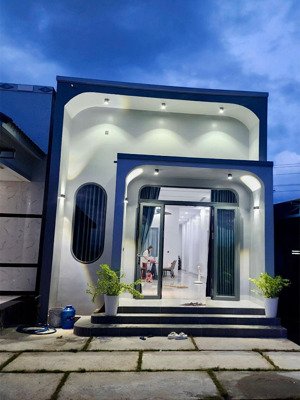 nhà toạ lạc tại lê khả phiêu , gần chợ bình chánh chỉ 150 triệu