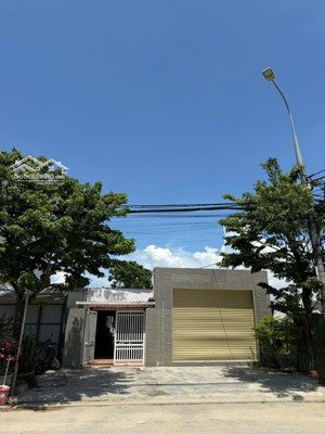 bán gấp lô đất đ.chính hữu (10.5m), sát biển mỹ khê đà nẵng 42tỷ diện tích lớn 369m, ngang 9m sổ đỏ