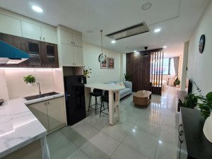 phòng cho thuê tân bình 50m2 - tách bếp - full nội thất - gần sân bay , menas mall saigon , vaa