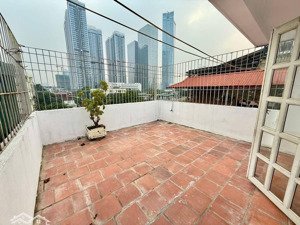 bán nhà vạn bảo - liễu giai - ba đình. mặt ngõ kinh doanh - ô tô tránh nhau - 47m2 - thang máy