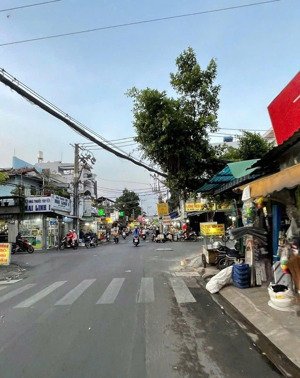 bán nhà 2 lầu chợ bình chánh sát quốc lộ 1a