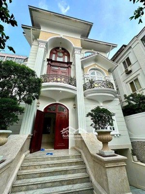 biệt thự duy nhất thảo điên - quận 2 ( công nhận: 303.7m2 ) dt: 14 x 25m - gía 69 tỷ tin thật