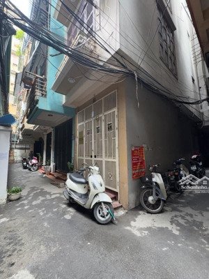 nguyễn chí thanh, đống đa. dt 27/30m² x 6 tầng, mt 3,2m, giá nhỉnh 9 tỷ. lô góc, ngõ nông thoáng.