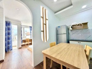 phòng cho thuê tách bếp 45m2 - full nội thất - có ban công gần sân bay , công viên gia định , vaa