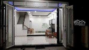 cho thuê nhà 4 phòng ngủ kđt vcn phước long giá 16 triệu/tháng