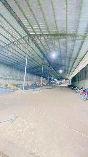 cho thuê kho 2.100 m2 mặt tiền đường hoàng quốc việt