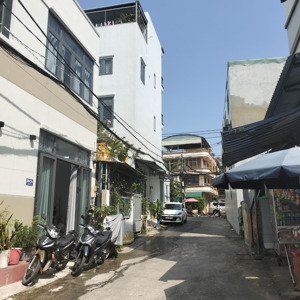 lô đất vuông, đẹp, pháp lý sạch 60 met2 ngay chợ lã xuân oai, lê văn việt,ô tô quay đầu. 5 tỷ.