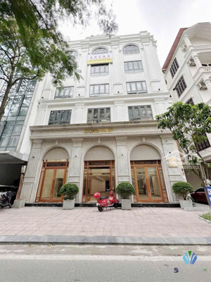 cho thuê nhà mặt phố đỗ đình thiện,phố người hàn,sầm uất,diện tích:72m2,mặt tiền:7,4m, mô hình sach