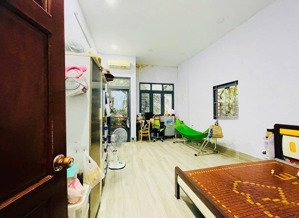 căn góc hồ bá kiện q10 - hẻm 3m vài bước ra mặt tiền - 45m2 ngang 3m9 2 tầng 2 pn - 7 tỷ 4