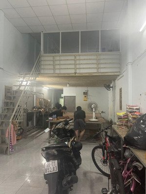 nhà ngay đường nguyễn thế truyện, 4.6x18m c4 có gác lửng. cách đường 16m vài bước chân