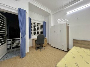 gần cv làng hoa nội thất đầy đủ wc riêng ban công - cửa sổ