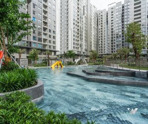 bán gấp căn hộ 2 phòng nhà mới, view hồ bơi siêu đẹp giá tốt, sẵn nội thất vào ở được ngay