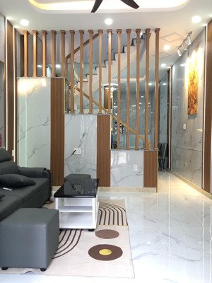 bán nhà 1 trệt 1 lầu full nội thất vip + 4 phòng trọ - gần chợ bình hoà - thuận an - 4,39 tỷ tl