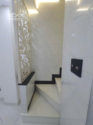 bán gấp xuất cảnh - nhà 4 tầng ngô quyền, q10 - 3.68 tỷ