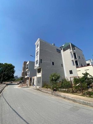 5,6 tỷ nhà như phân lô, mặt phố khu chân 4 tòa chung cư đang xây dựng. mua ở quá thích hợp