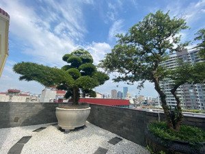 siêu phẩm mặt phố hoàng quốc việt - toà building đẳng cấp, cho thuê 500 triệu/tháng, 300m2, 9 tầng