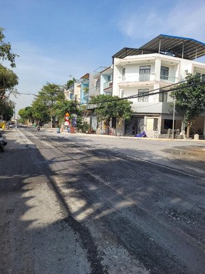 kdc cao cấp, dt to 170m, 3 tầng, đường xe tải tránh, tam bình, thủ đức, giá chỉ 11, 96 tỷ.