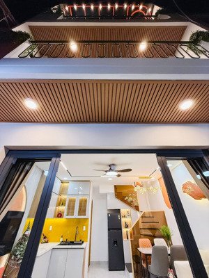 bán nhà mới 3 tầng - hxh vf3 - 4.5x5m dtsd 72m - ngay ngã tư hàng xanh bình thạnh - chỉ 5.28 tỷ